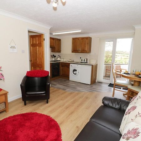 Bodegri Cottage Llanfflewyn エクステリア 写真