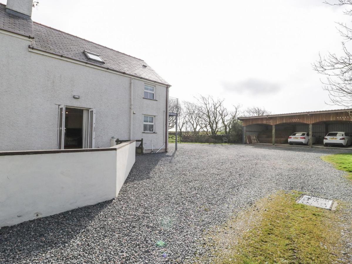 Bodegri Cottage Llanfflewyn エクステリア 写真