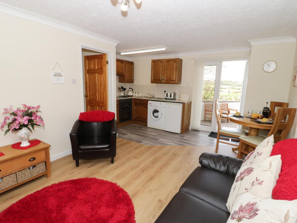 Bodegri Cottage Llanfflewyn エクステリア 写真