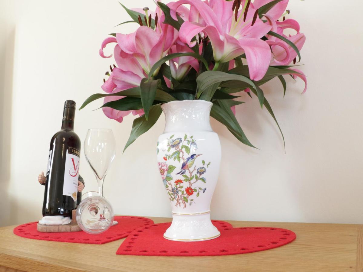 Bodegri Cottage Llanfflewyn エクステリア 写真