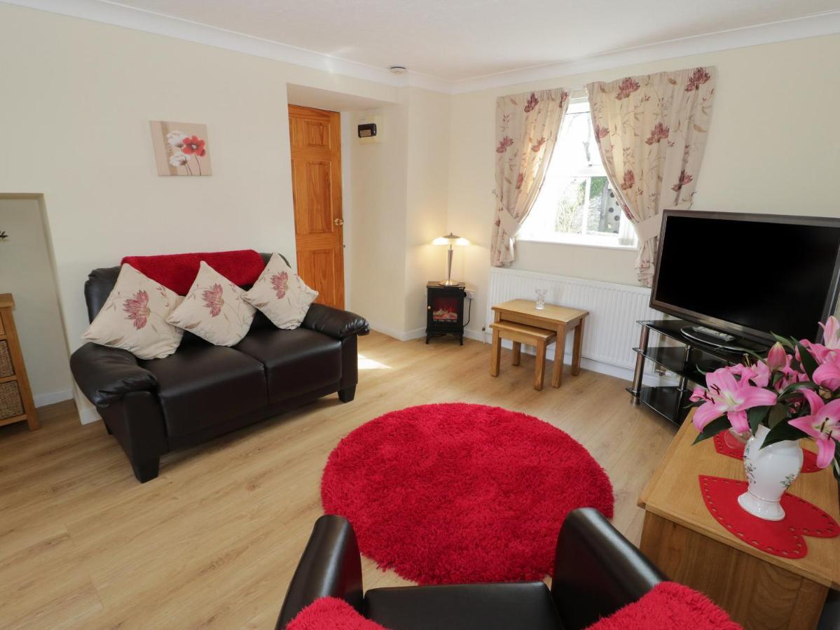 Bodegri Cottage Llanfflewyn エクステリア 写真
