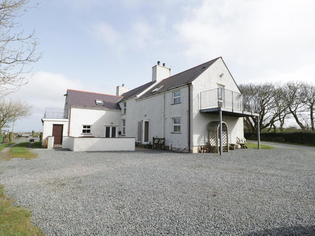 Bodegri Cottage Llanfflewyn エクステリア 写真