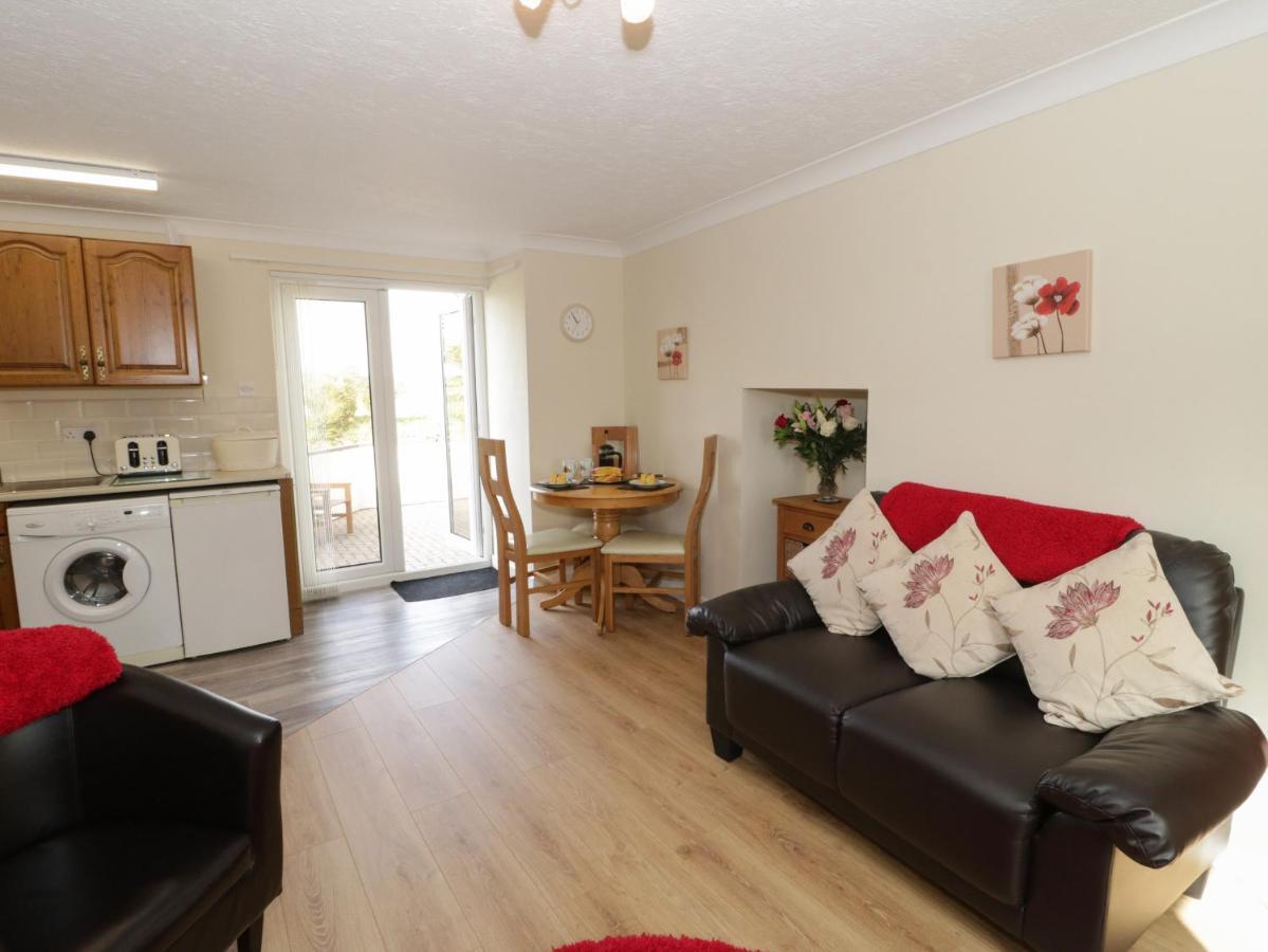 Bodegri Cottage Llanfflewyn エクステリア 写真
