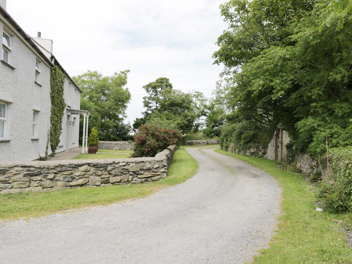 Bodegri Cottage Llanfflewyn エクステリア 写真